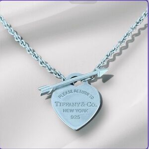 💯 Authentic Tiffany and Co. RTT Lovestruck Necklace